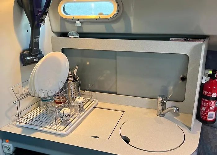 Hotel na wodzie Location Antibes